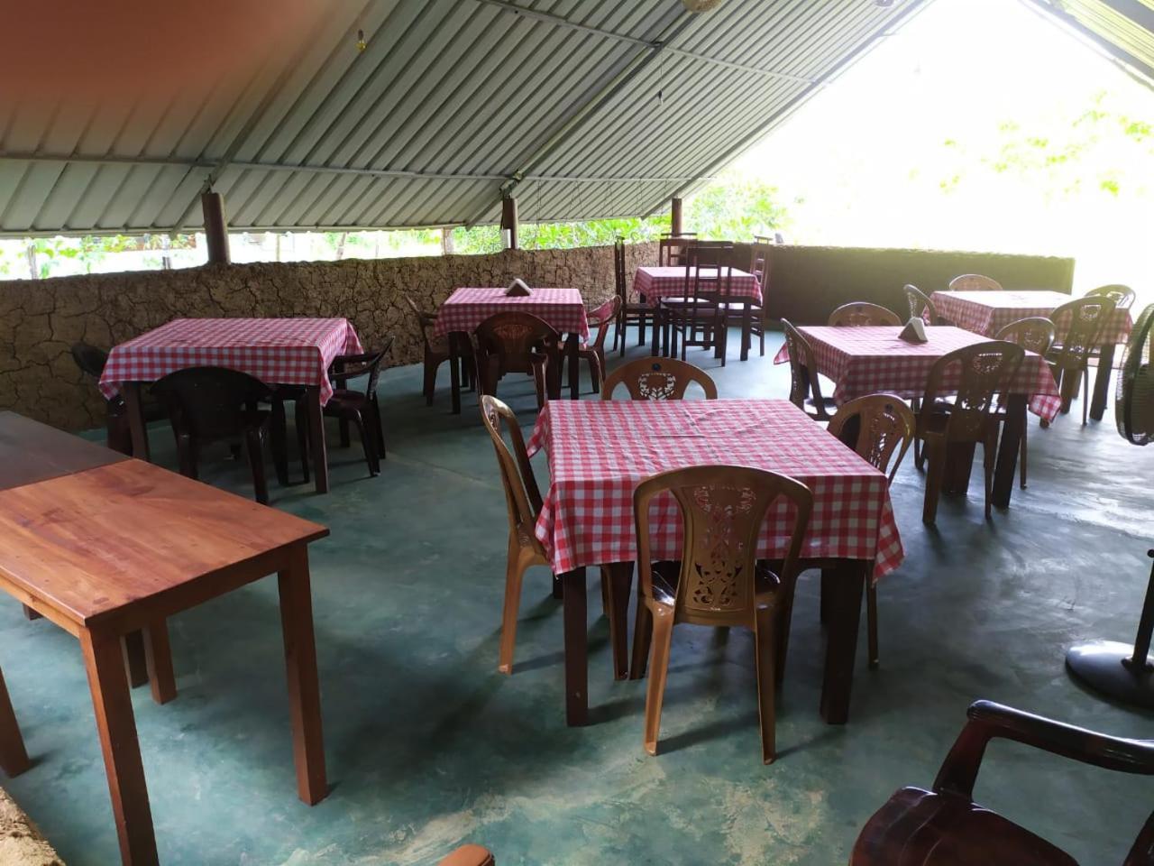库鲁内格勒 Agoura Hills酒店 外观 照片
